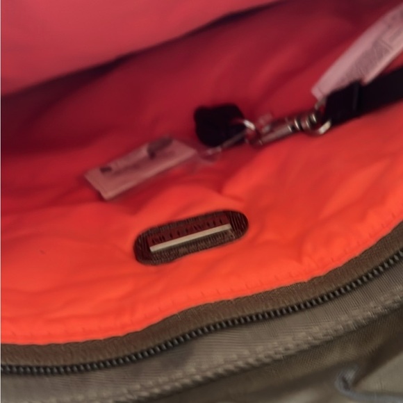 New Travelon Anti-Theft Signature Messenger Bag Gray Brown. Red Interior. - Picture 7 of 11